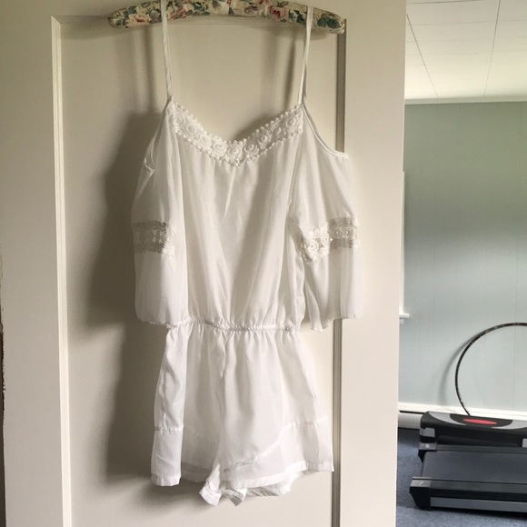 Romper - Picture 2 of 5